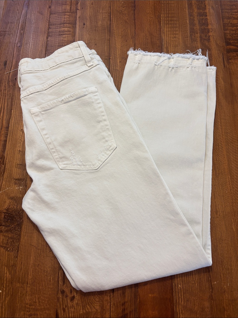 AMO white denim like new